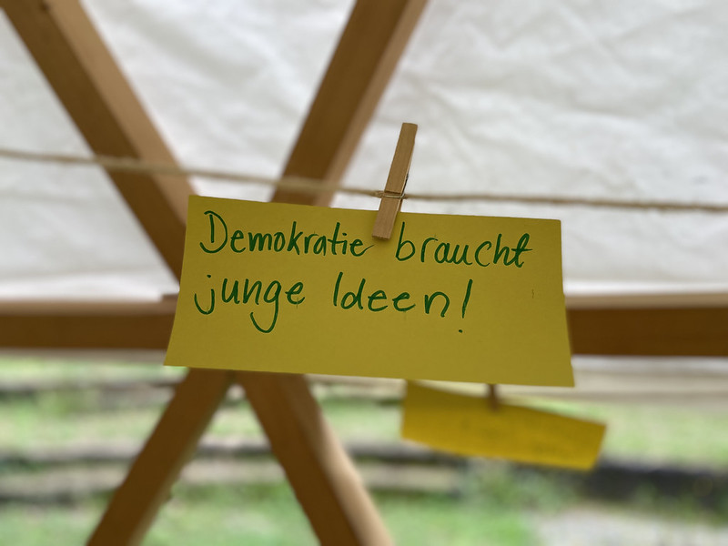 Image Demokratie braucht junge Ideen - Copyright Democracy International