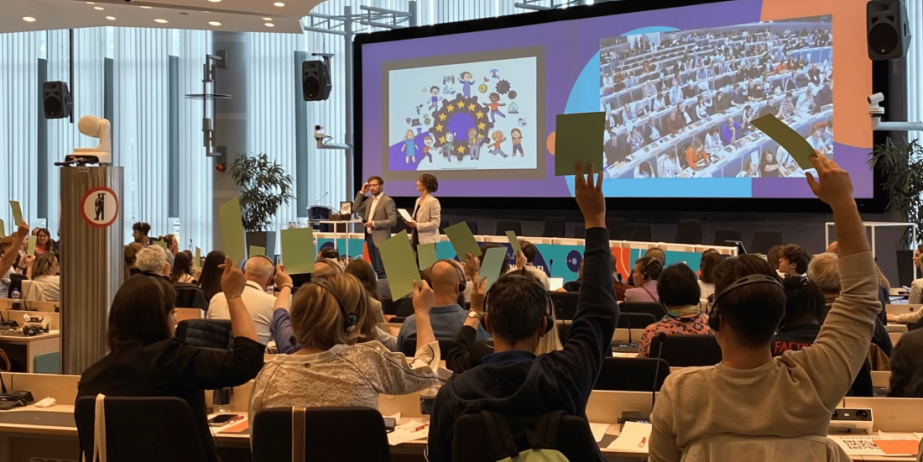 Image by Democracy International of citizens participating in the European Citizens' Panel